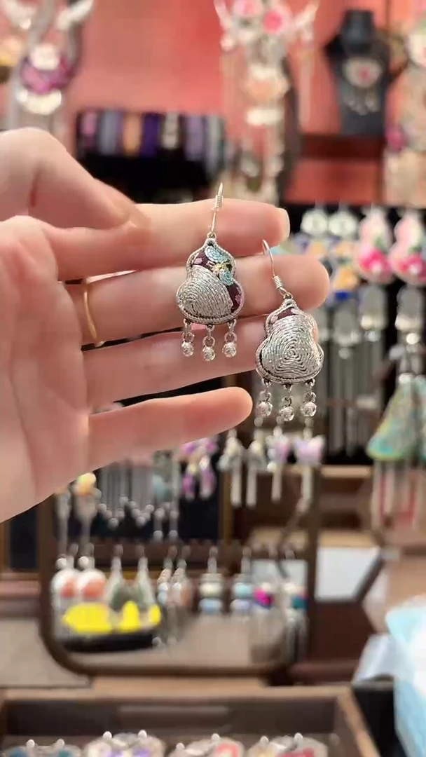 织绣 云织谣民族风精美饰品   212