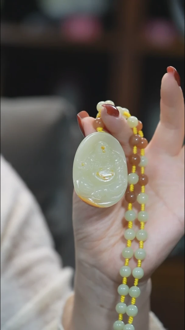 颈饰未镶嵌和田玉佛公
