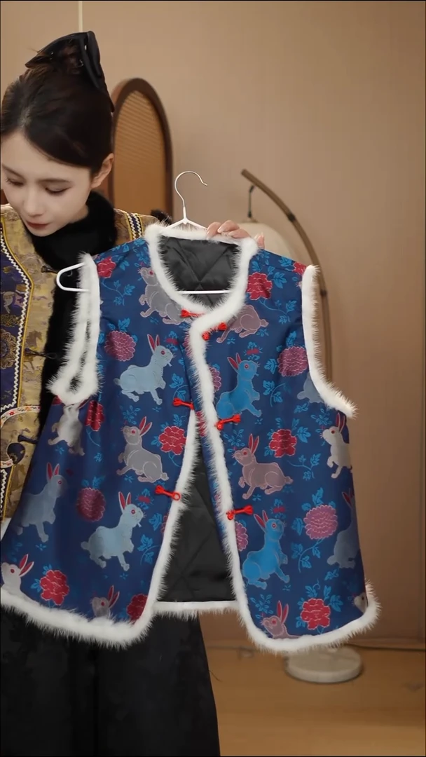 蓝兔子夹棉马甲