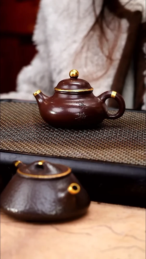 茶壶紫砂四号井茄皮紫泥描金薄胎宁静容天130cc