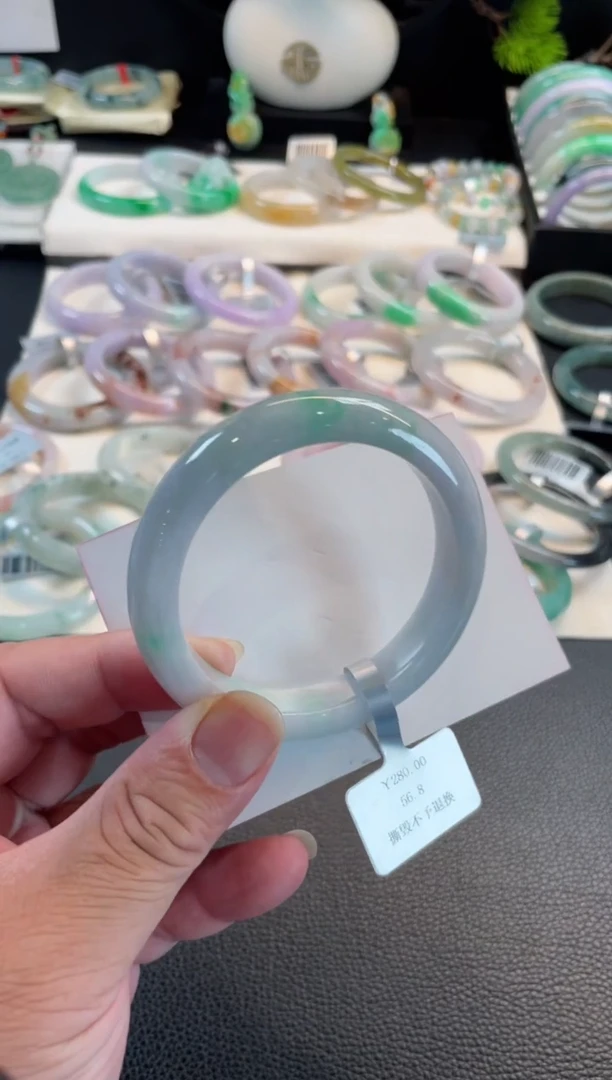 未镶嵌手镯翡翠93、有纹裂 56.8正圈