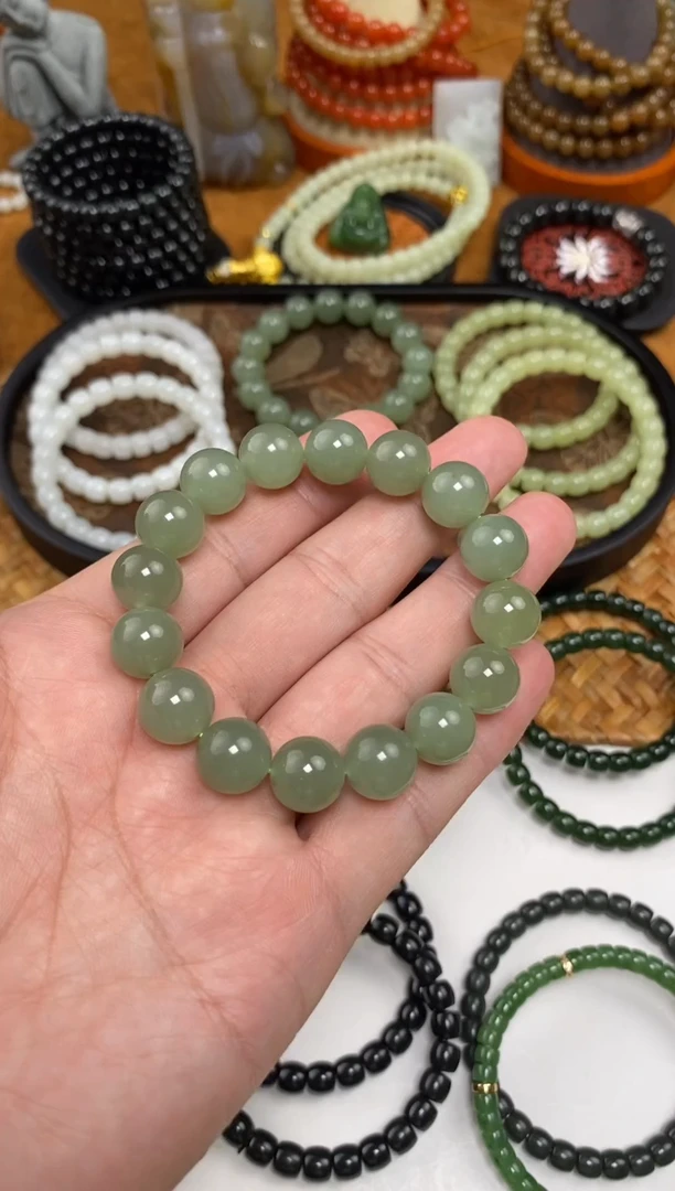 颈饰未镶嵌和田玉手串