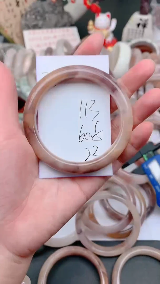 未镶嵌手镯石英质玉113