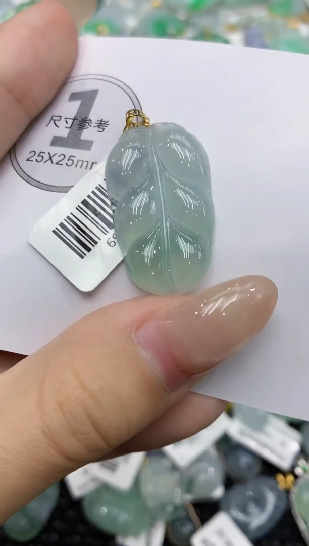 颈饰18K金镶嵌翡翠111111111111