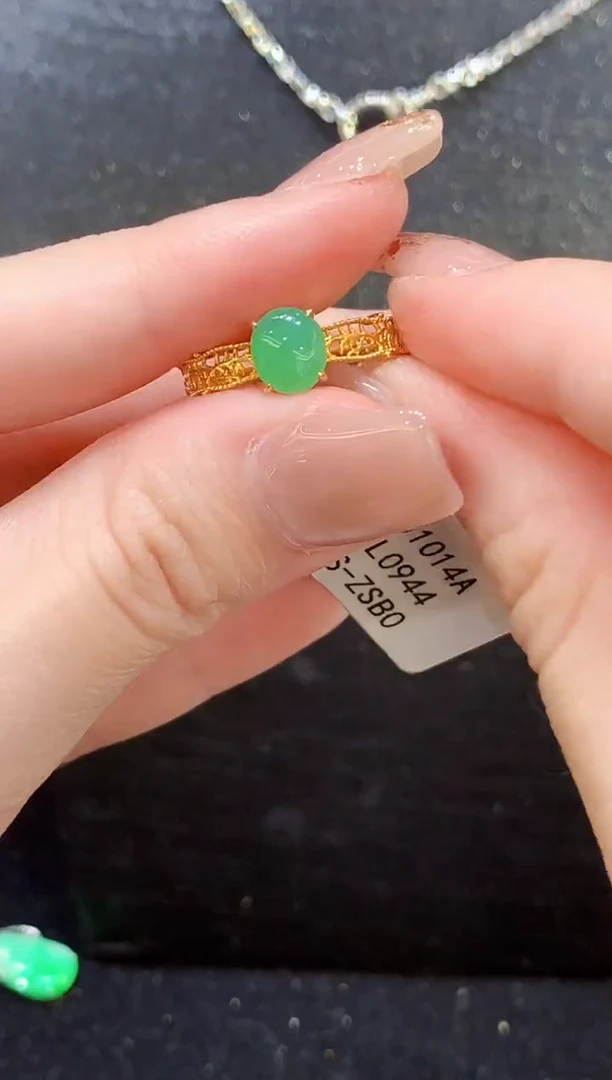 18K金镶嵌戒指翡翠L0944多样性发其一