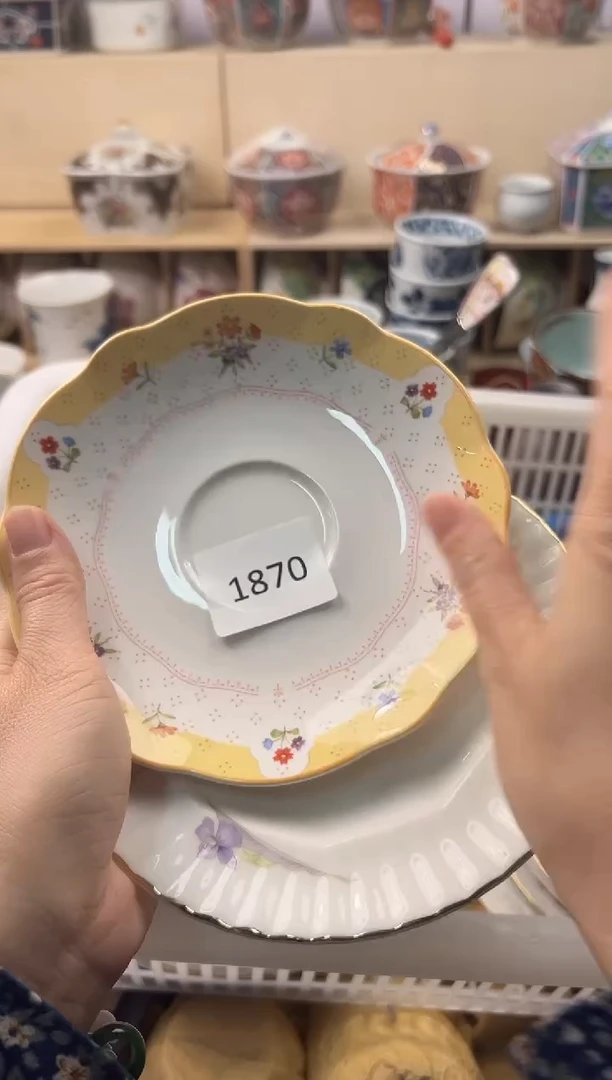 瓷片娜3777739904524615852