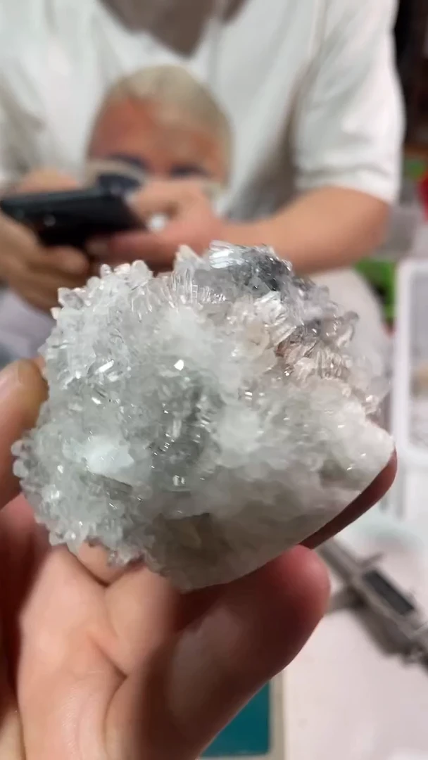 未镶嵌水晶大型摆件（非配饰）菊花晶（213克）