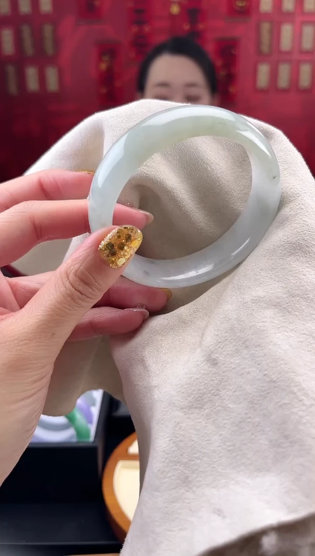 【闪购商品】翡翠手镯未镶嵌手镯