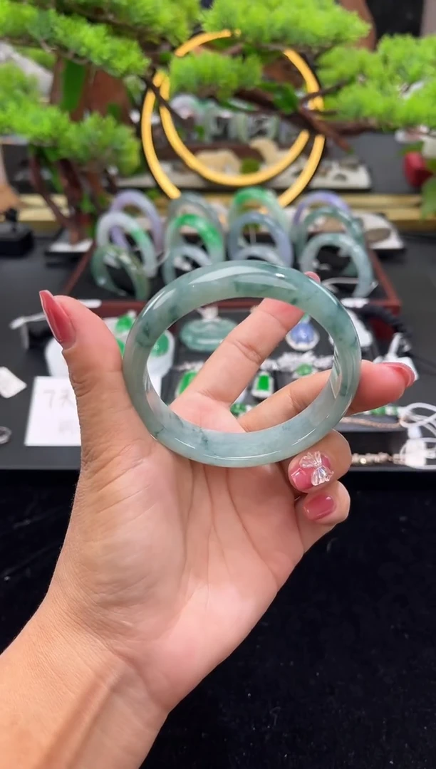 未镶嵌手镯翡翠手镯