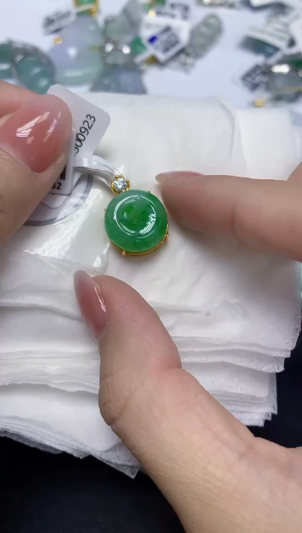 颈饰未镶嵌翡翠天然缅甸翡翠A货多样性发一件