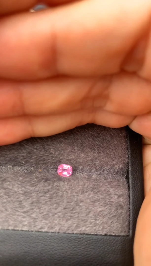 定制尖晶石裸石未镶嵌枕型 粉色调 0.43ct