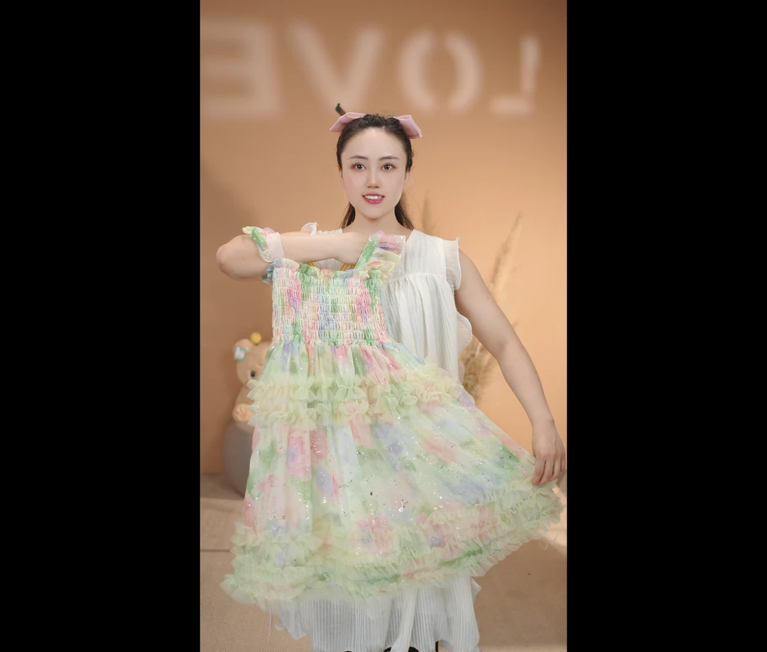2025款新品女童彩蝶纷飞衣裙AYG250212
