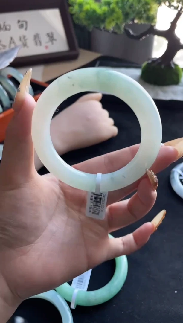 未镶嵌手镯翡翠三天鉴赏期