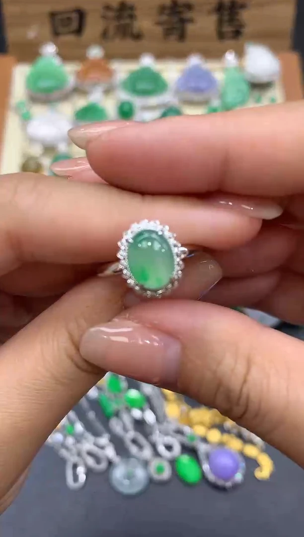 【闪购商品】翡翠戒指18K金镶嵌180-中国好珍宝