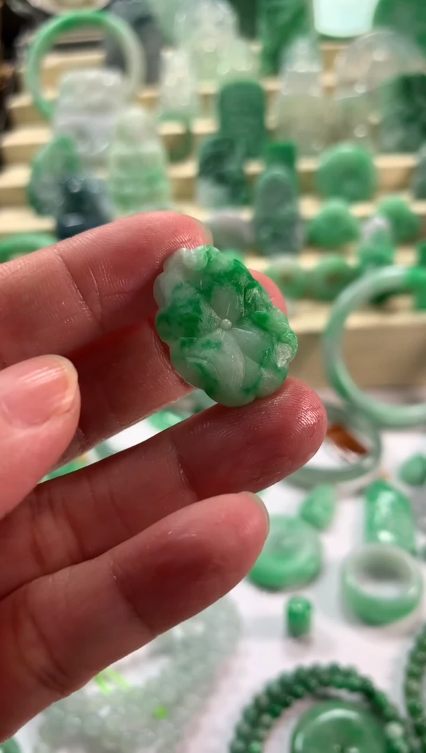 未镶嵌定制翡翠挂件