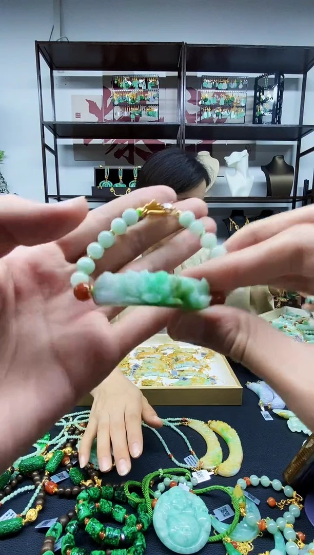 翡翠未镶嵌颈饰翡翠手串