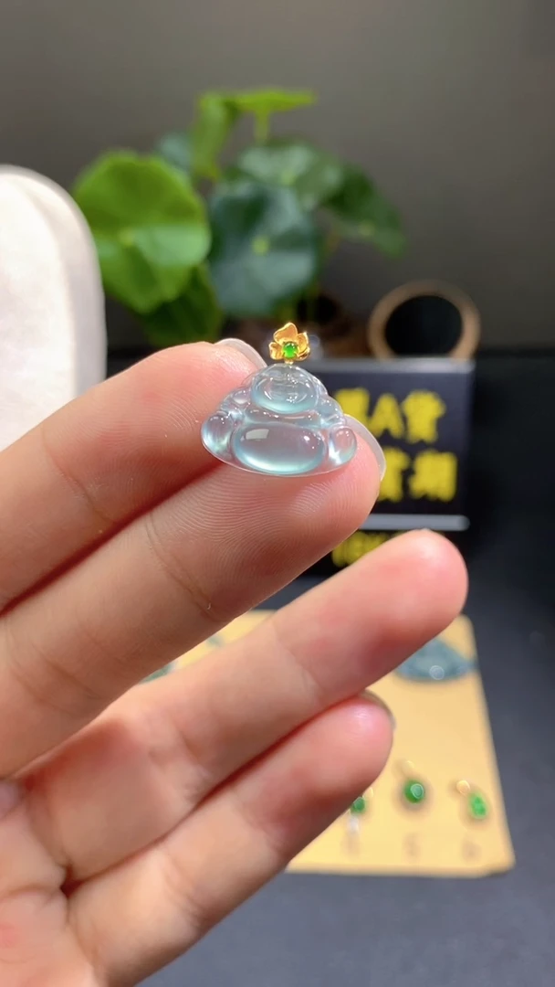 颈饰18K金镶嵌翡翠翡翠A货