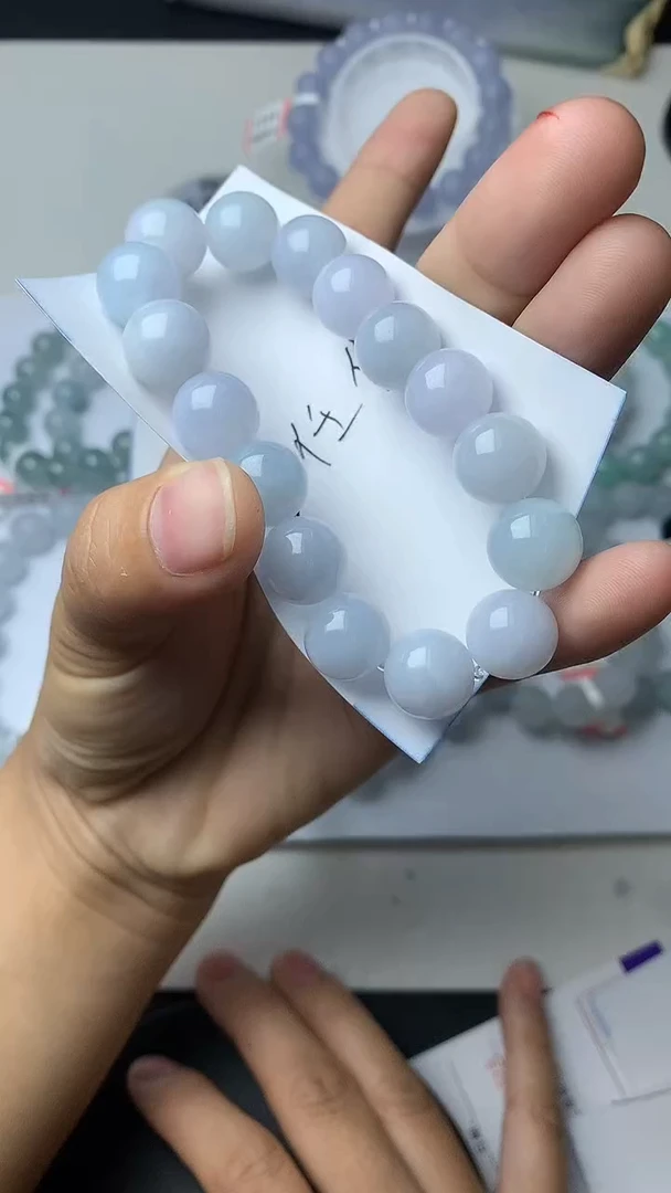 翡翠未镶嵌颈饰珠子