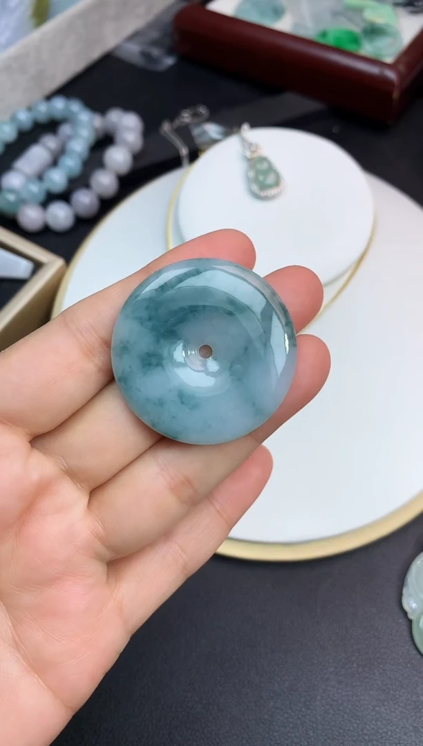 颈饰未镶嵌翡翠吊坠