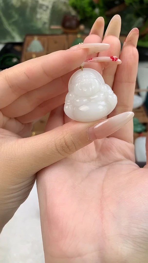 颈饰未镶嵌和田玉吊坠