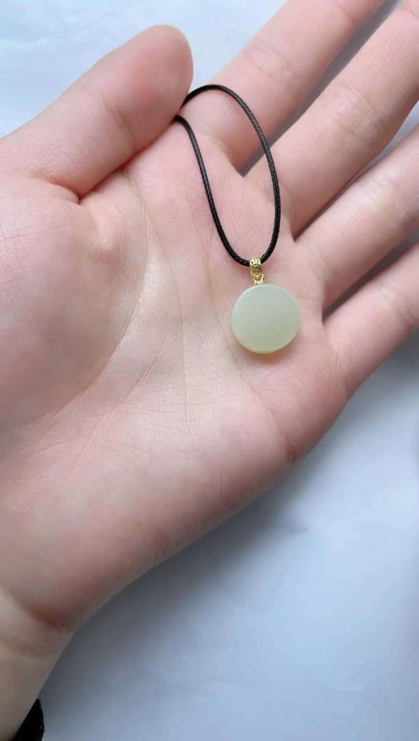 【闪购商品】和田玉颈饰银S925镶嵌平安牌kk