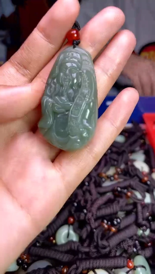 未镶嵌和田玉挂件1