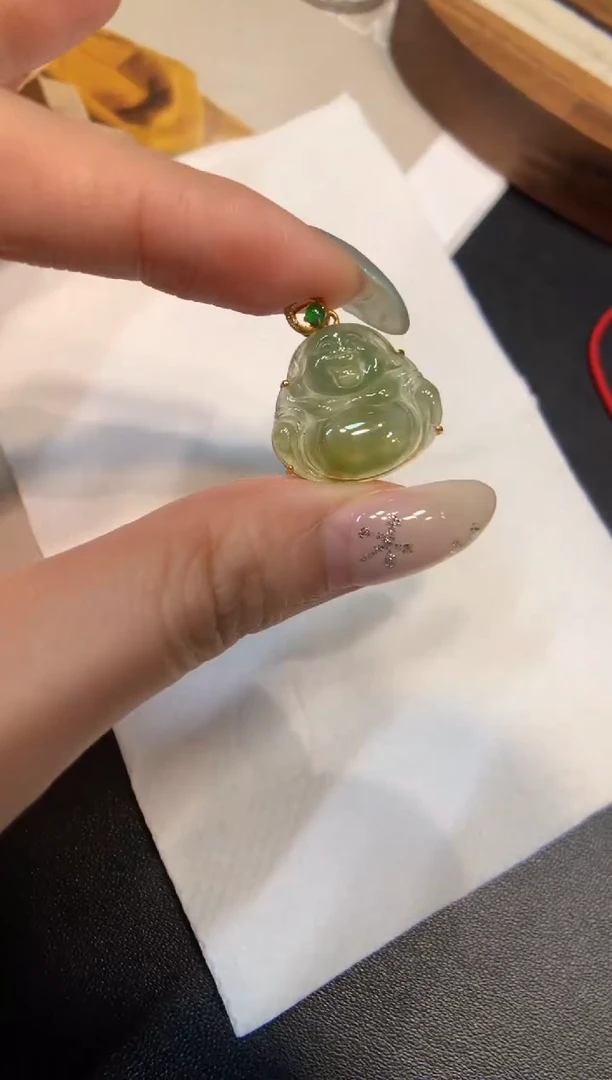 颈饰18K金镶嵌翡翠佛公