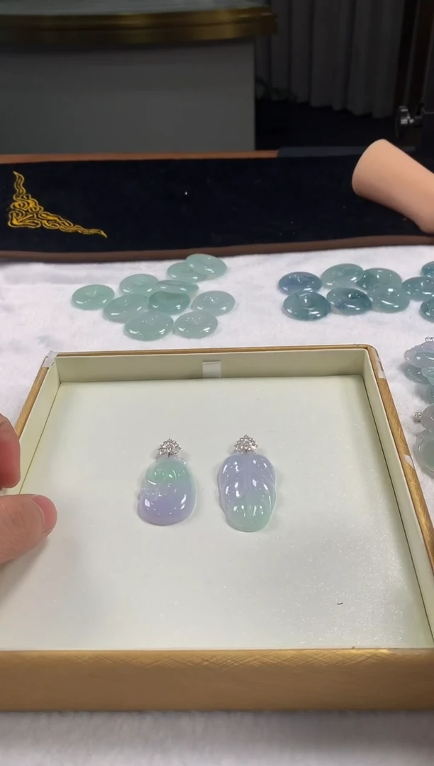 18K金镶嵌定制翡翠4076--多样性发一个