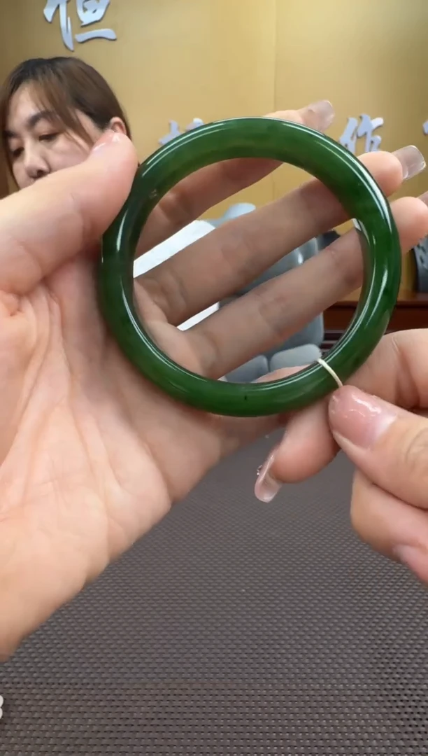 【闪购商品】和田玉手镯未镶嵌59