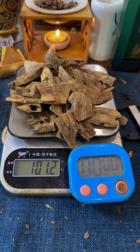 【闪购商品】沉香摆件白奇块料101克