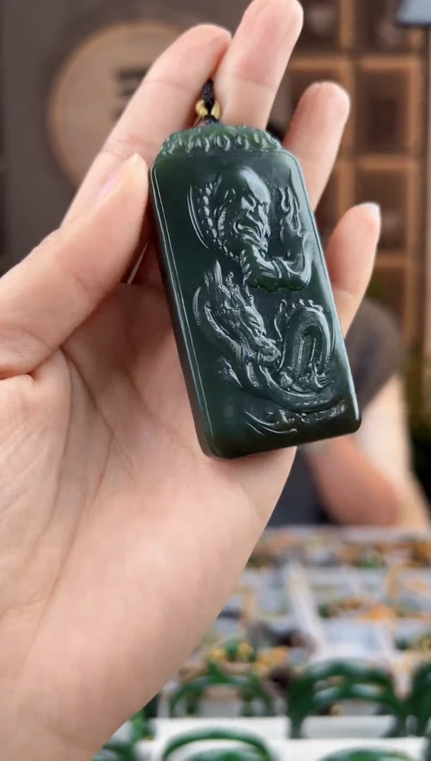 颈饰未镶嵌和田玉拍一发一，拍一发一