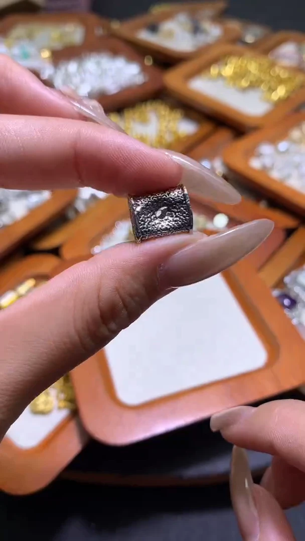 锆石合金花托9.5咪 6元2个