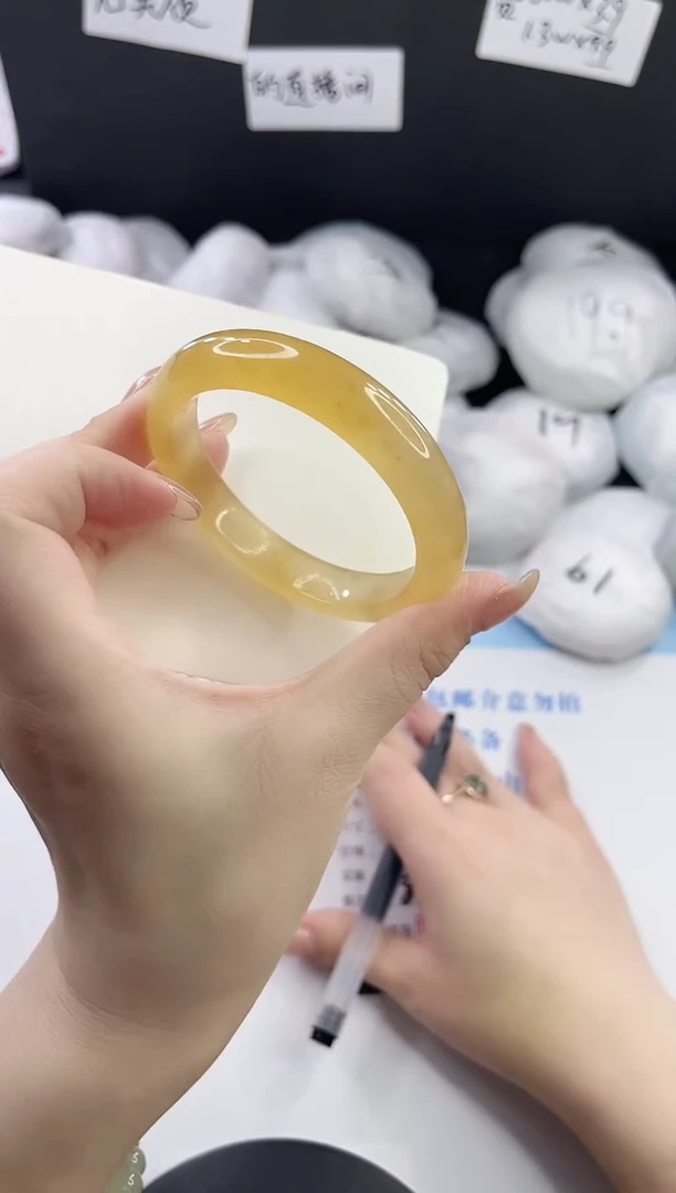 未镶嵌手镯石英质玉多样性发货V85