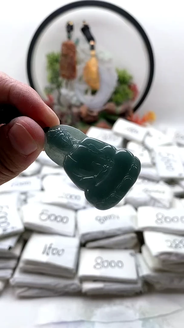 颈饰未镶嵌翡翠小观音