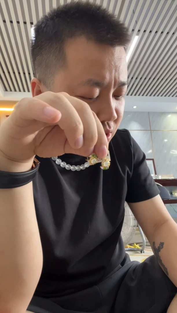 未镶嵌翡翠耳饰耳钉