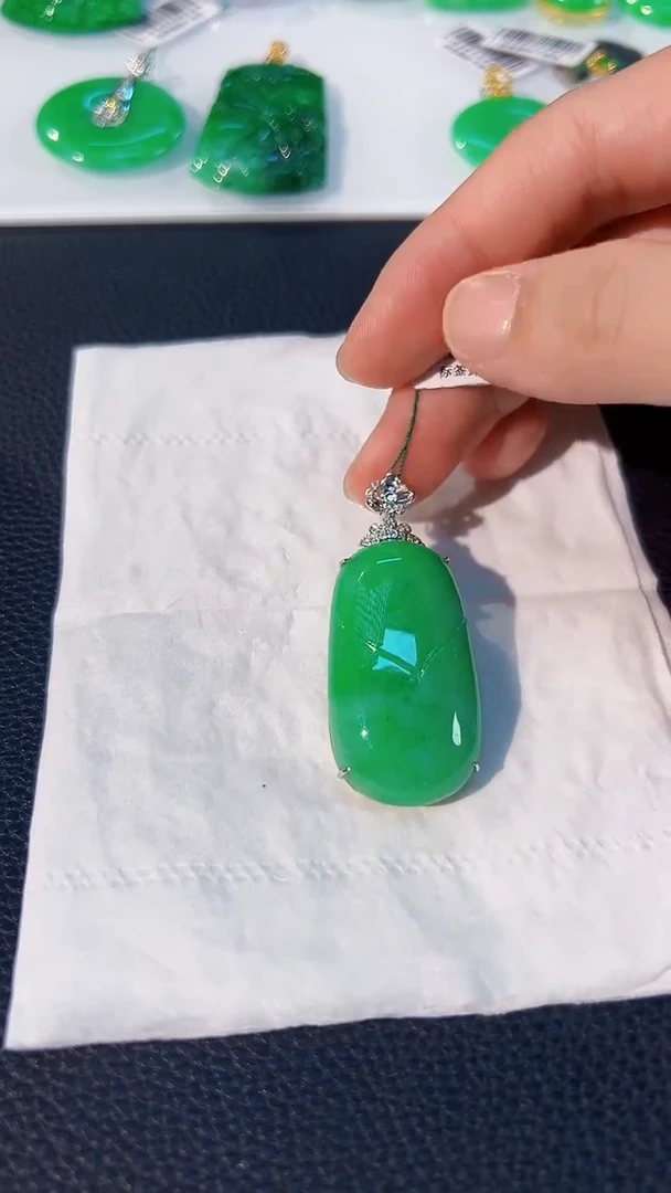 翡翠18K金镶嵌颈饰缅料A货/支持复检/一件