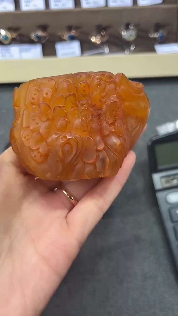 未镶嵌琥珀裸石琥珀