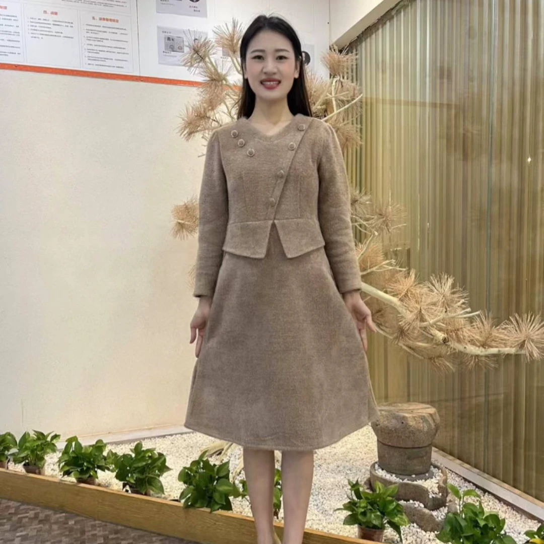 2024新款中老年人女装加厚婚宴连衣裙时尚妈妈冬装仿貂绒假两件