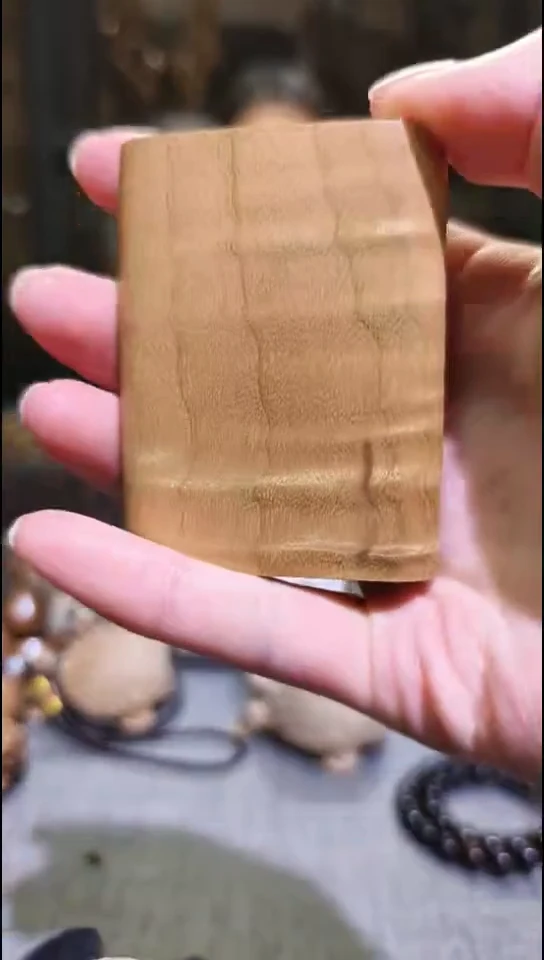 金丝楠无事牌手把件