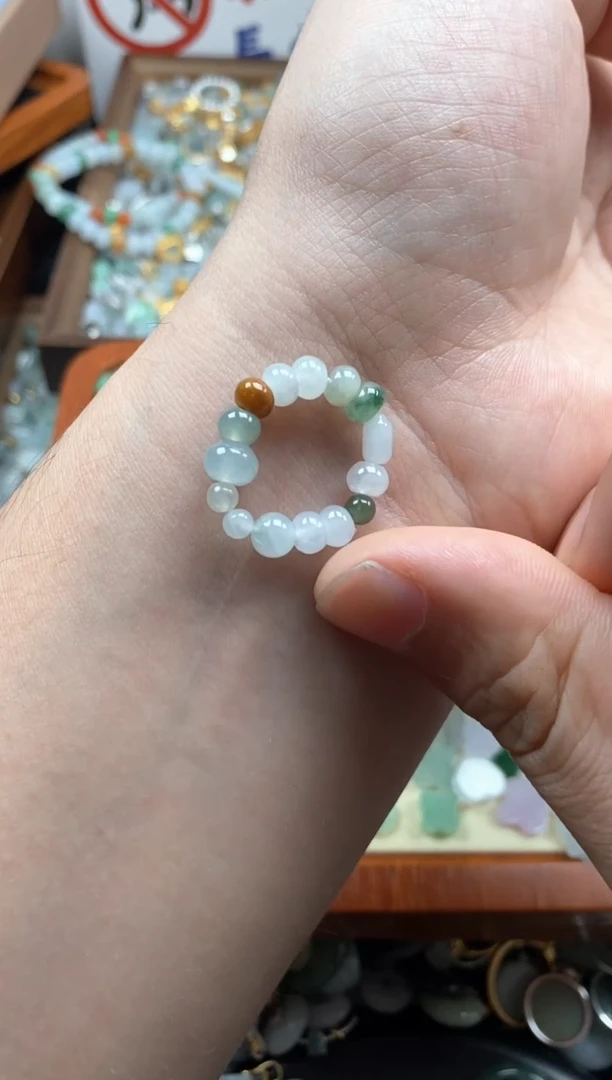 【闪购商品】翡翠颈饰未镶嵌哥哥