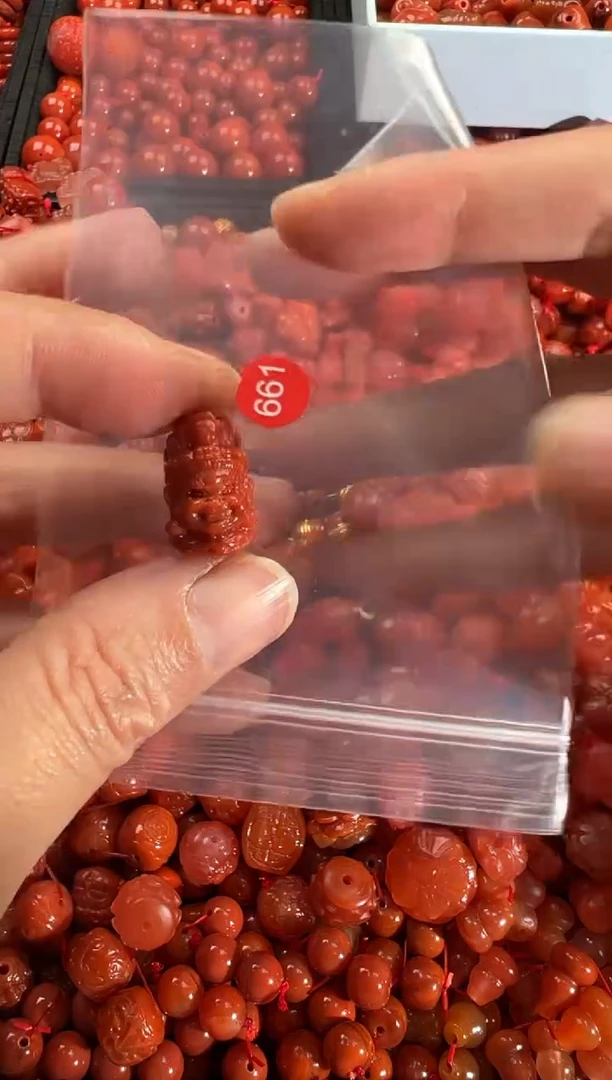 【闪购商品】南红玛瑙颈饰未镶嵌1
