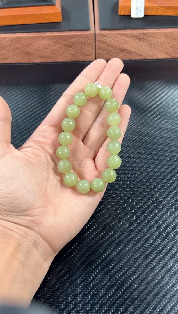 未镶嵌手串和田玉若羌微色差卡12