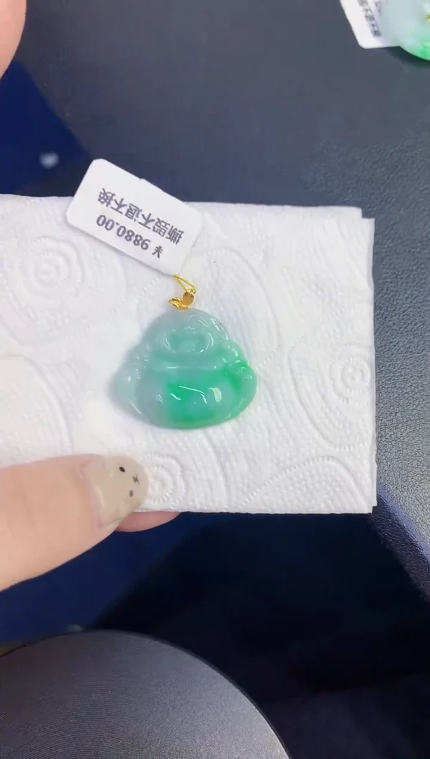 颈饰18K金镶嵌翡翠缅甸天然翡翠A货