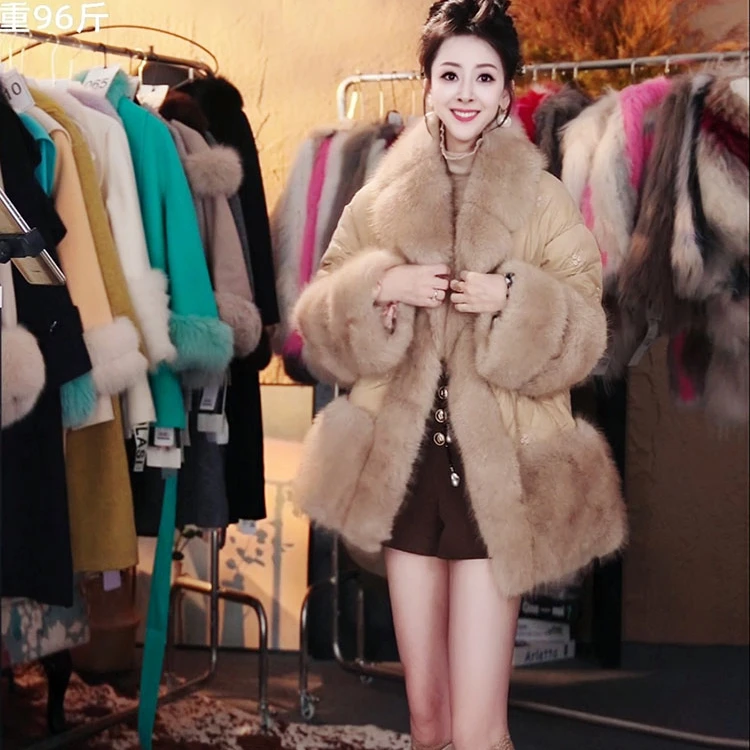 2024冬季通勤旅游洋气毛毛羽绒网红短款大毛领高端时髦爆款女外套