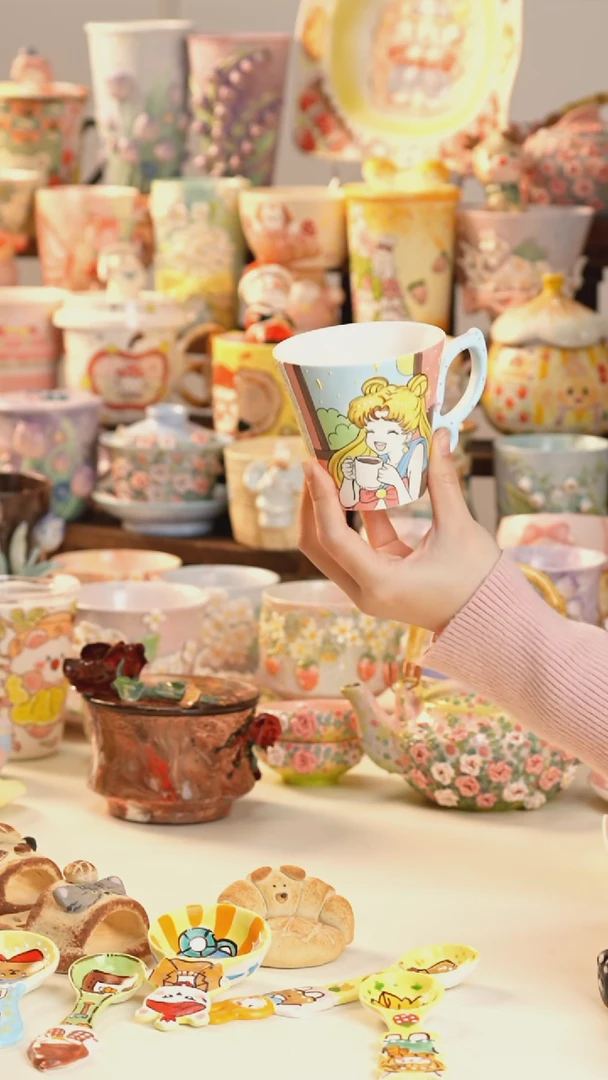 摆件陶景德镇釉下彩手绘设计师款陶瓷