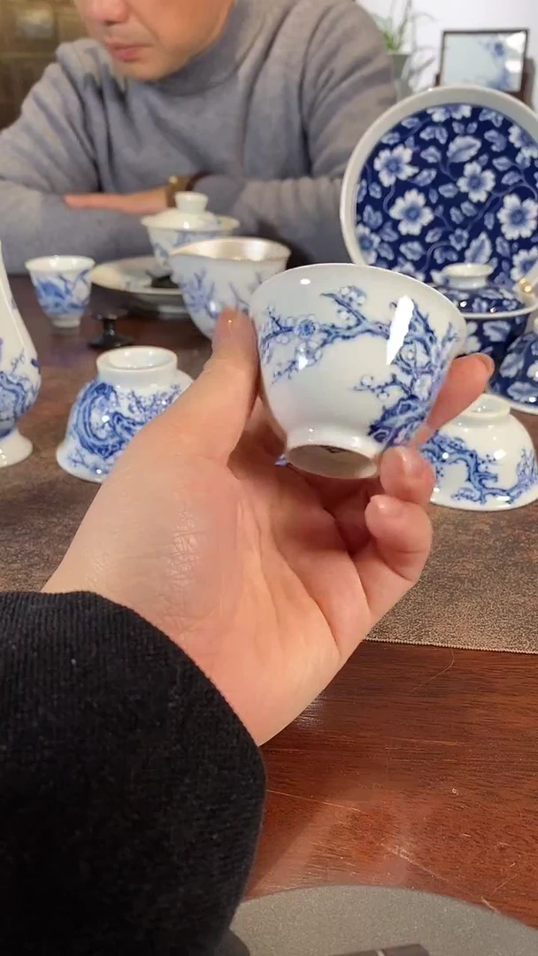 华山拙隐 釉里白梅花杯子
