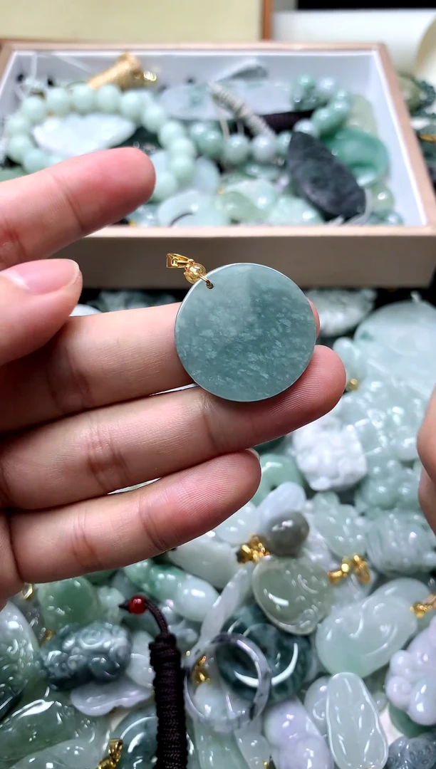 未镶嵌挂件翡翠1