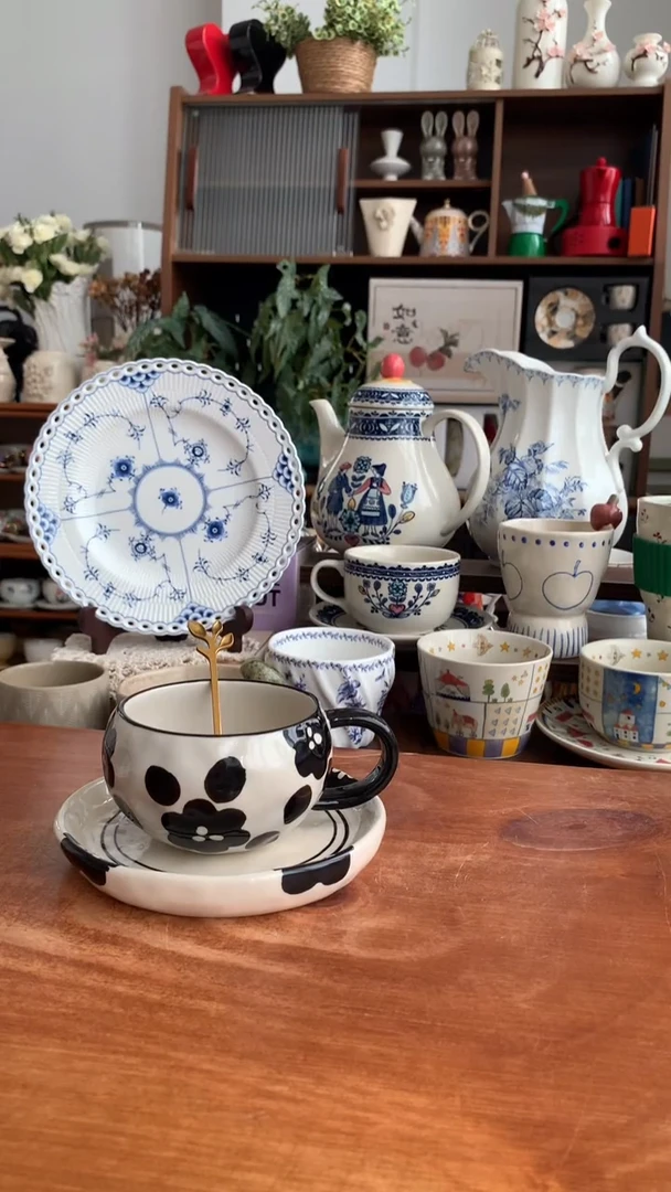 瓷黑色山茶花杯碟 送勺