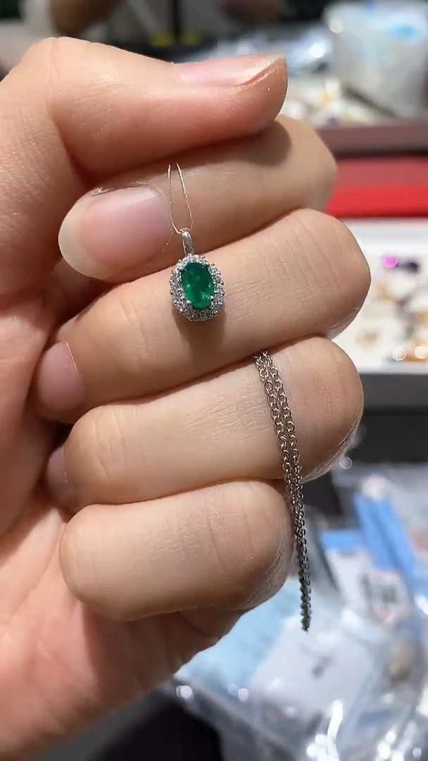 【闪购商品】祖母绿颈饰银S925镶嵌吊坠