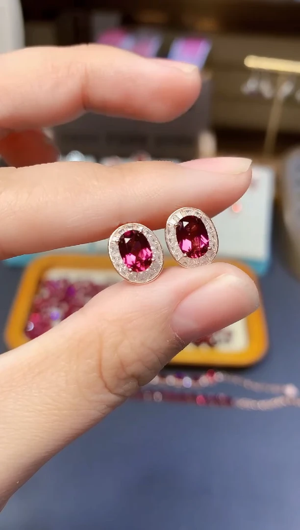 银S925镶嵌耳钉石榴石天然镁铝